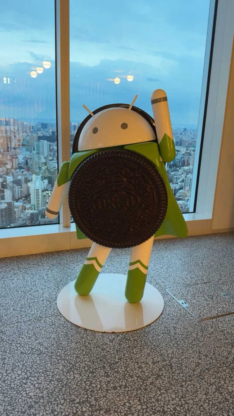 Android Oreo statue at Google Tokyo