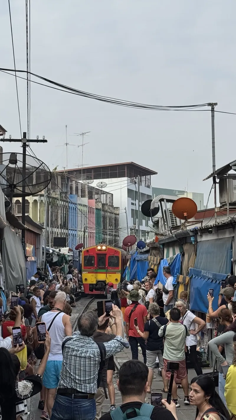 Maeklong Railway Market