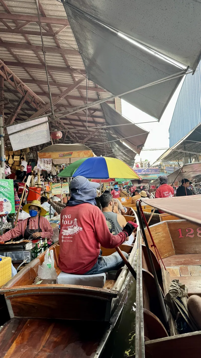Damnoen Saduak Floating Market